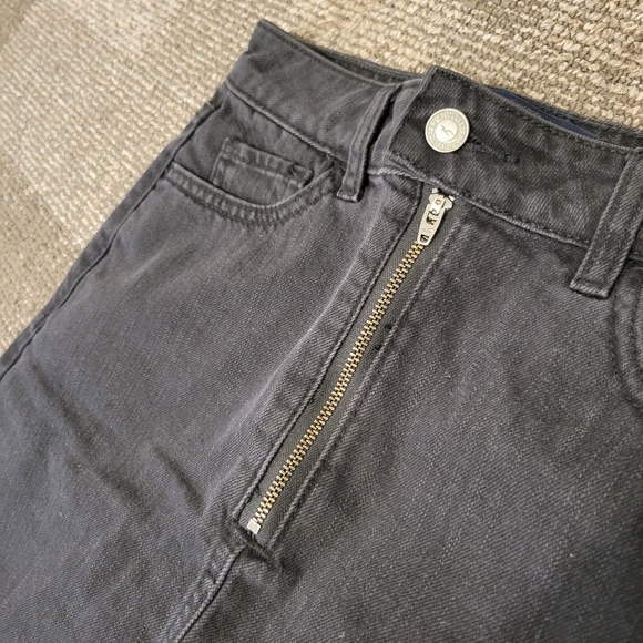Hollister denim skirt - Picture 2 of 4